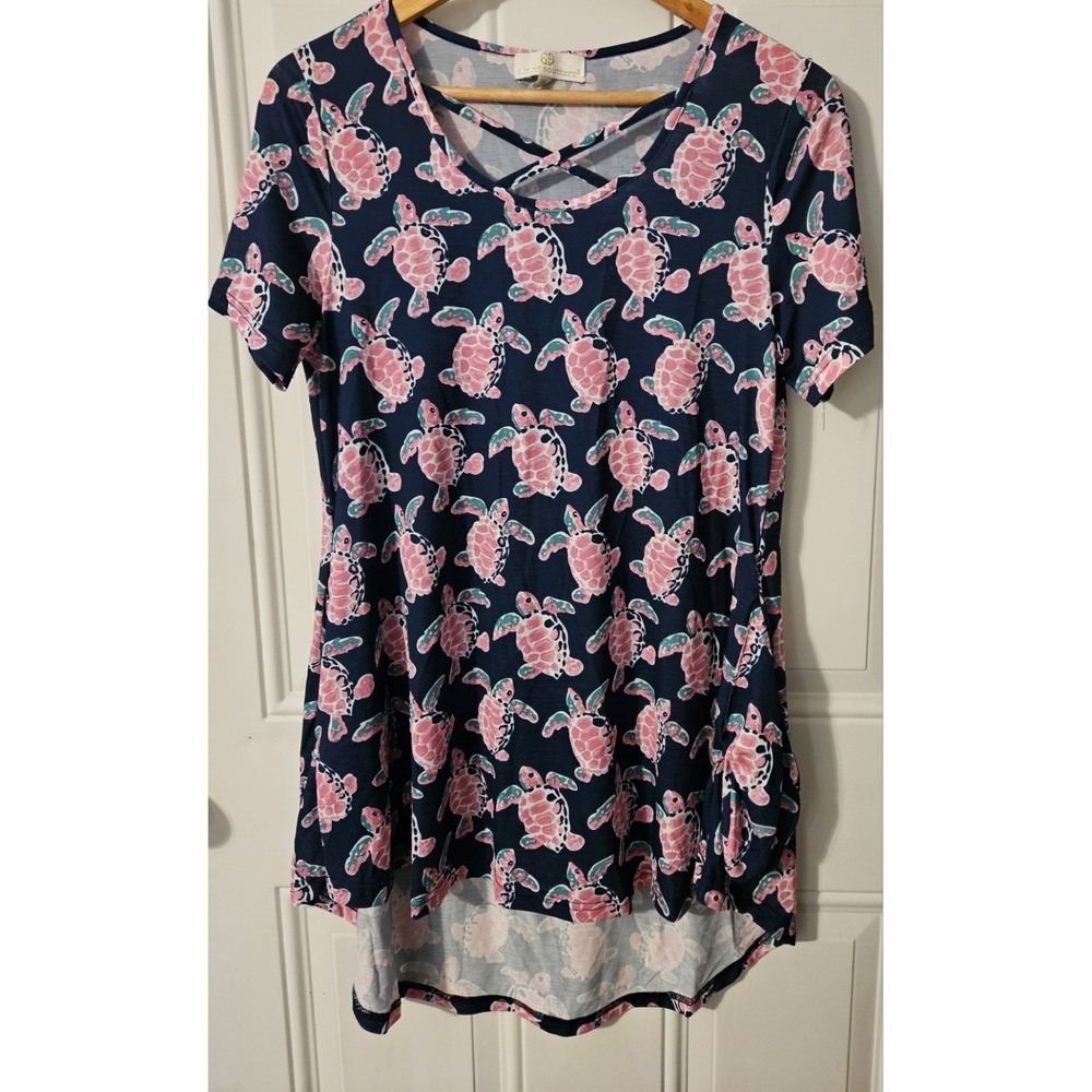 Simply Southern Turtle Print Tunic Top Womens Medium Navy Pink Criss Cross Neck
